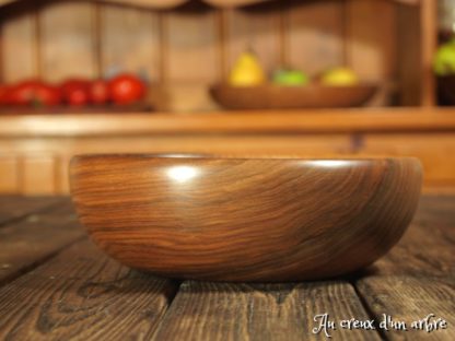 Assiette creuse en noyer