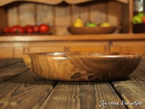 Assiette mi-creuse en noyer 534