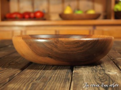 Assiette creuse en noyer