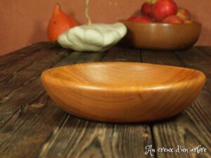 Assiette creuse en merisier 505