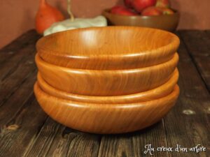 Assiette creuse en merisier 503
