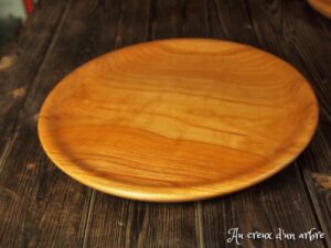 Assiette plate en merisier 422