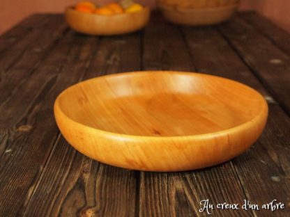 Assiette mi-creuse en poirier