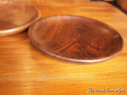 Lot de 2 assiettes plates en noyer pour Anne-Marie – Image 4