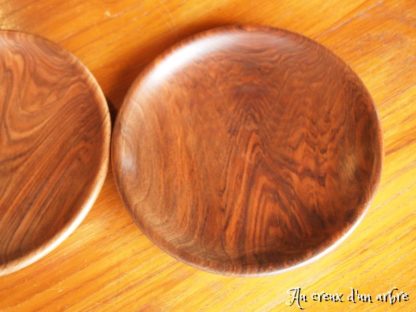Lot de 2 assiettes plates en noyer pour Anne-Marie – Image 2