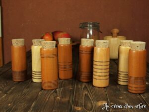 Pots à épices en bois