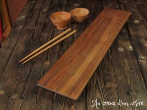 Planche à sushi en noyer