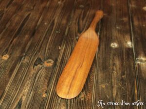 Spatule à crêpes en noyer