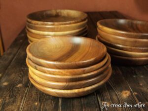 Assiettes mi-creuse en noyer 56
