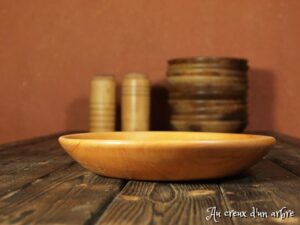 Assiette mi-creuse en poirier 419