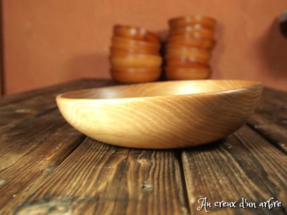 Assiette creuse en noyer