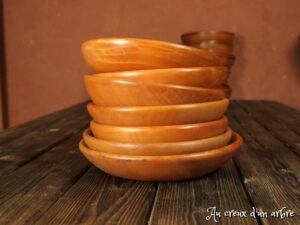 Assiette mi-creuse en poirier – Taille bébé 65