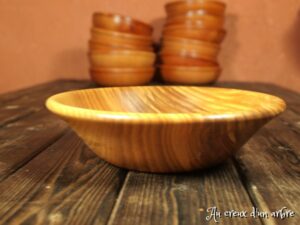 Assiette creuse en orme 403