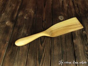 Spatule en bois de noyer