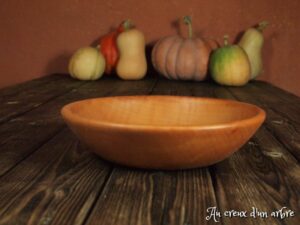 Assiette creuse en merisier 351