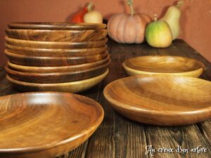 Assiette mi-creuse en noyer 54