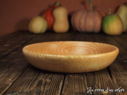 Assiette mi-creuse en frêne ondé – Image 3