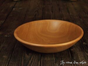Assiette creuse en pommier 345