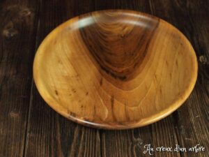 Assiette plate en noyer 364