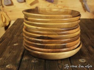 Assiette mi-creuse en noyer 53