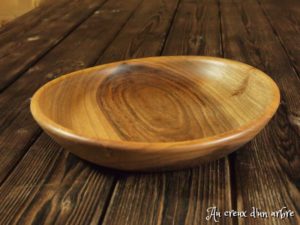Assiette en noyer