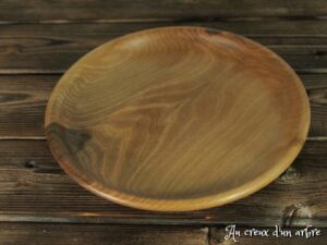Assiette mi-creuse en noyer 334