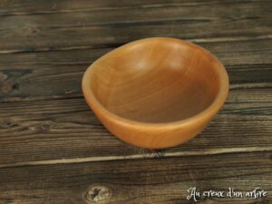 Assiette creuse en poirier taille bébé 326