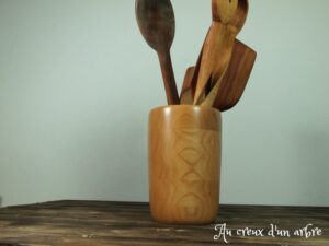 Pot à couverts en merisier