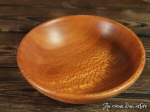 Assiette mi-creuse en platane taille bébé
