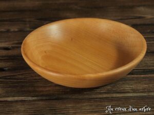 Assiette mi-creuse en hêtre taille bébé