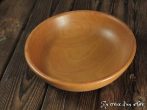 Assiette creuse en poirier 307
