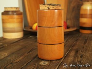 Pot en bois de merisier