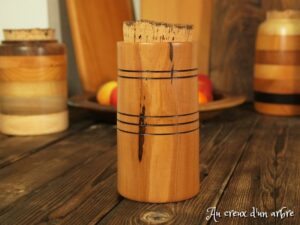 Pot en bois de merisier