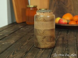 Pot en bois de noyer