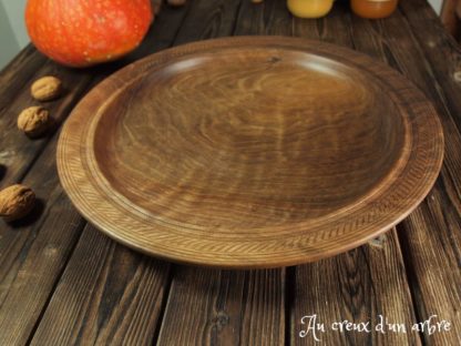 Plat en noyer ondé