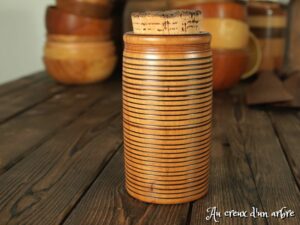 Pot à épices en merisier