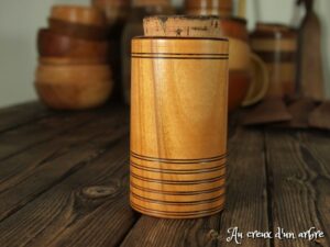 Pot à épices en merisier