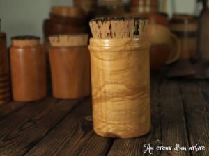 Pot à épices en frêne-olivier