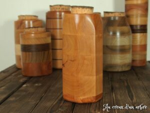 Boite hexagonale en poirier