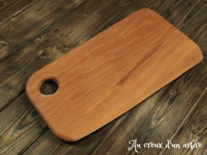 Planche à découper en pommier