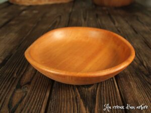 Assiette mi-creuse en poirier – Taille bébé 262
