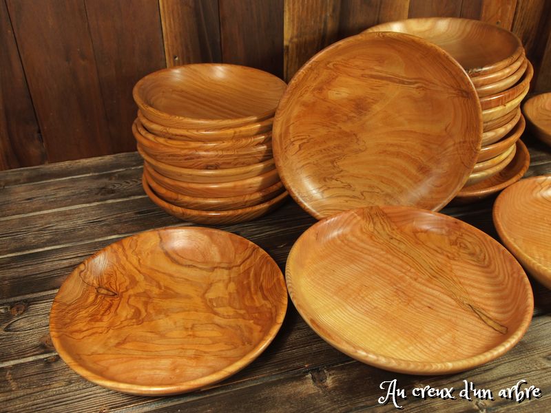 Assiettes mi-creuse en bois