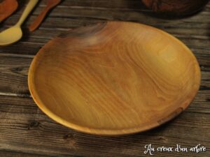 Assiette mi-creuse en noyer 232