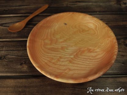 Assiette mi-creuse en frêne