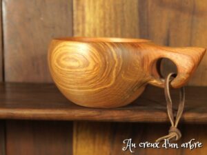 Kuksa en frêne-olivier