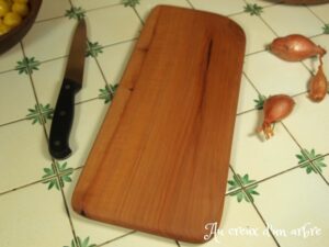 Planche à découper en merisier