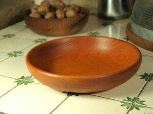 Assiette creuse en merisier 195