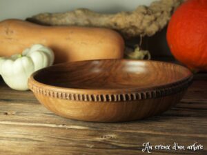 Assiette creuse en noyer 163