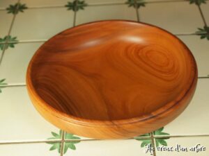 Assiette creuse en merisier 162