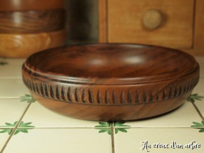 Assiette creuse en noyer